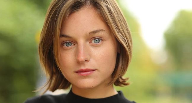 Эмма Коррин и Хантер Шафер сыграют в новом фильме ужасов