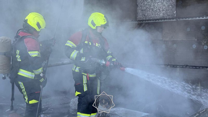 В Астане горела кровля ресторана
