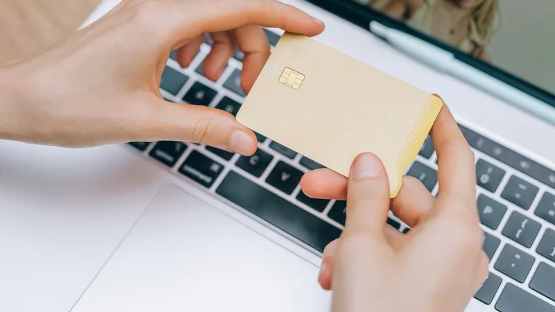 Конституционный суд проверит ограничения доступа супругов к банковской тайне