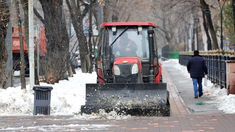 В Алматы коммунальные службы перейдут на усиленный режим
