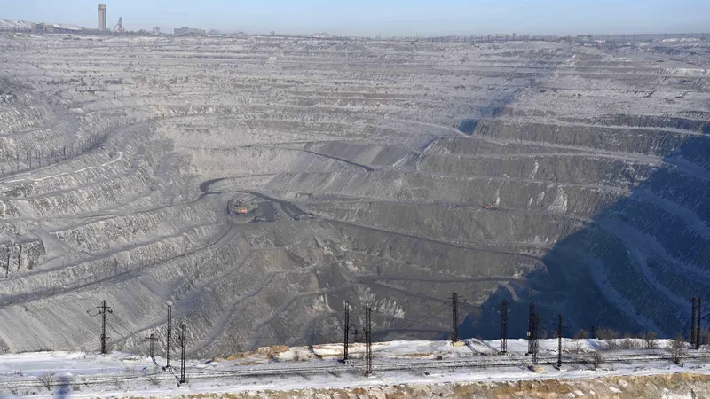 В ВКО осудили мошенников за попытку продать "свободу" недропользователям