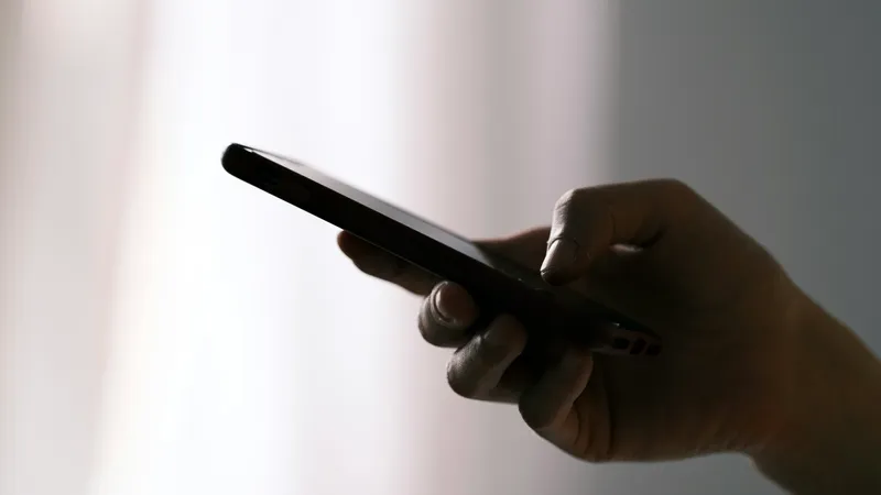 Переводы на карту: что в 2026 году налоговая может посчитать бизнес-доходом