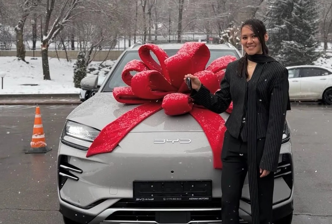 Боксерши Назым Кызайбай и Алуа Балкибекова растрогали казахстанцев