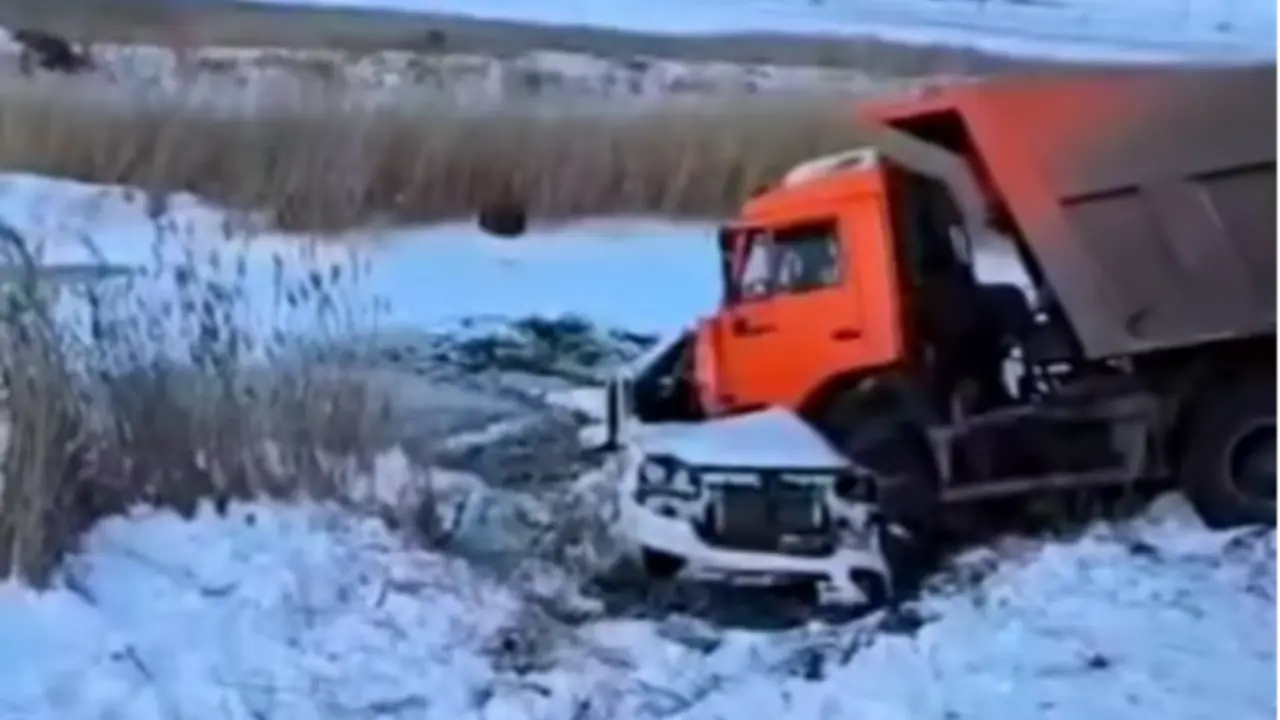 В Павлодарской области два человека погибли в результате ДТП с КамАЗом