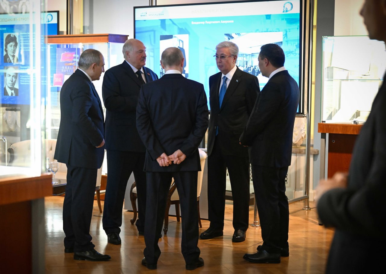 Президент Казахстана принял участие в заседании Высшего Евразийского экономического совета в узком составе