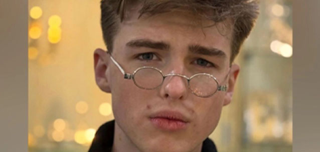 Звезда сериала «Детство Шелдона» ответил казахстанской певице