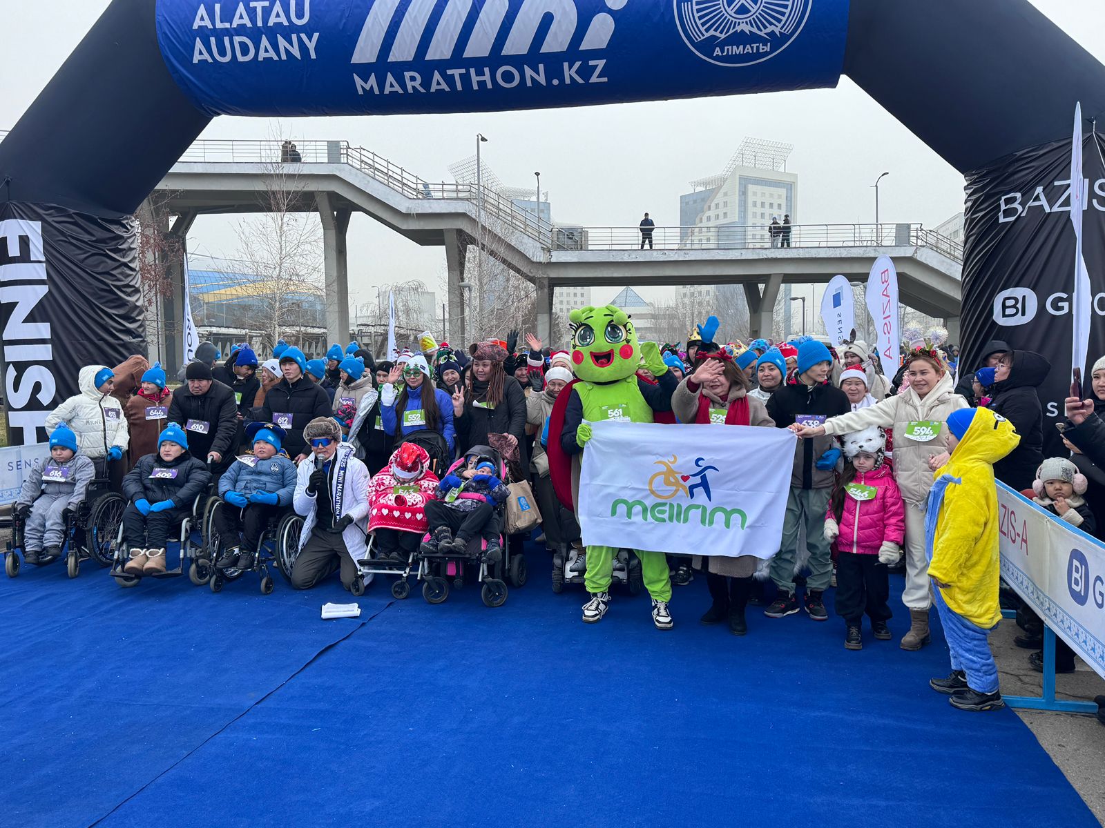 Бег, который объединяет: костюмированный забег прошел в Алматы