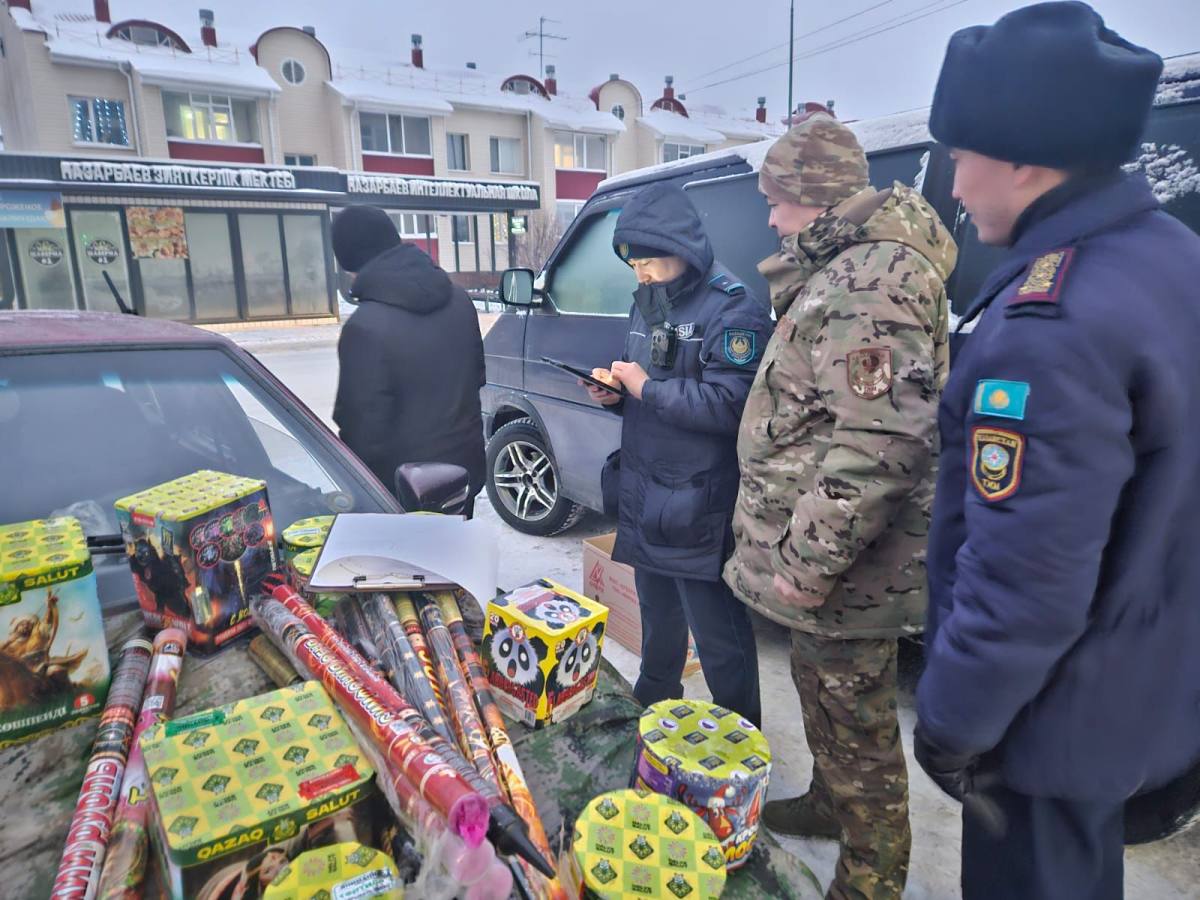 В СКО полицейские изъяли почти шесть тысяч потенциально опасных фейерверков