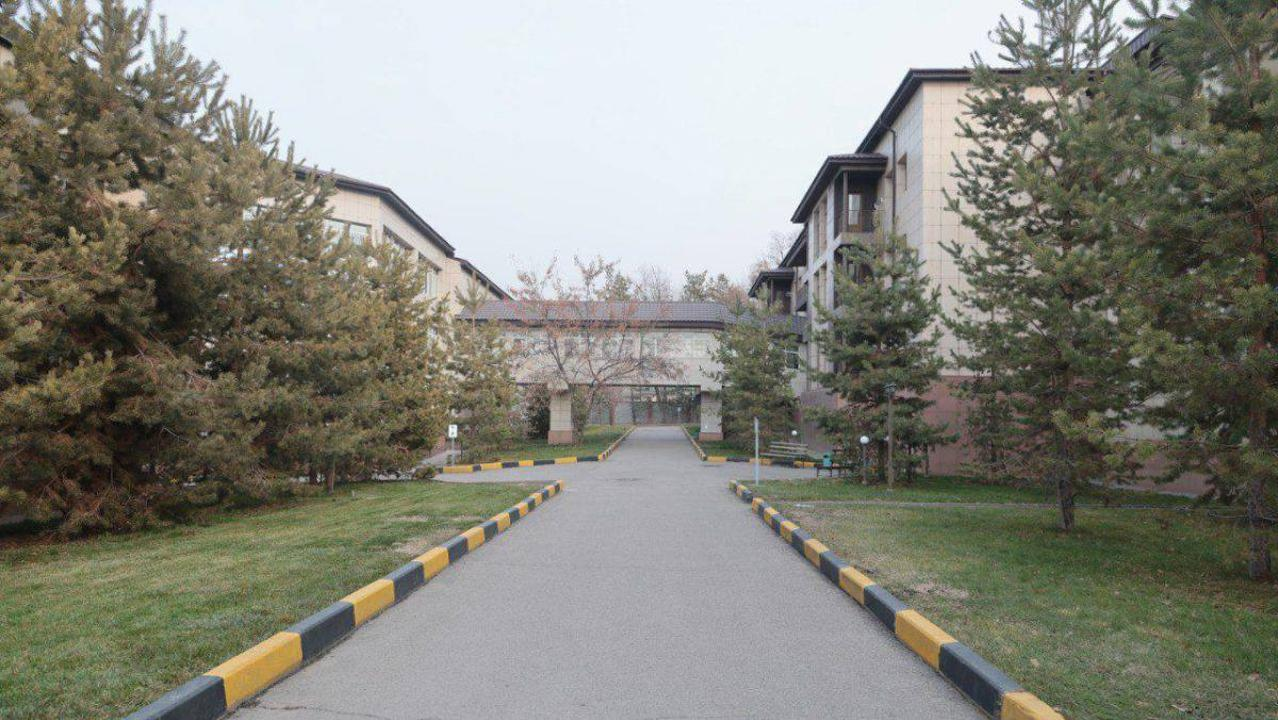 Десять лет на грани банкротства: что сейчас происходит с санаторием "Казахстан"