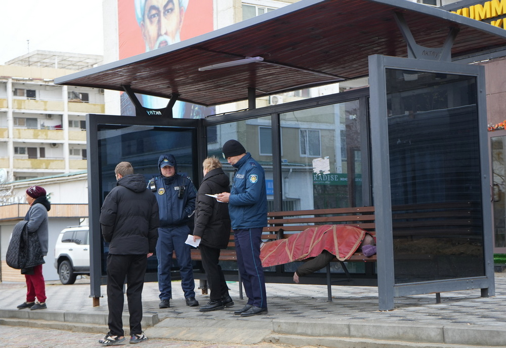 Труп на остановке обнаружили в Актау