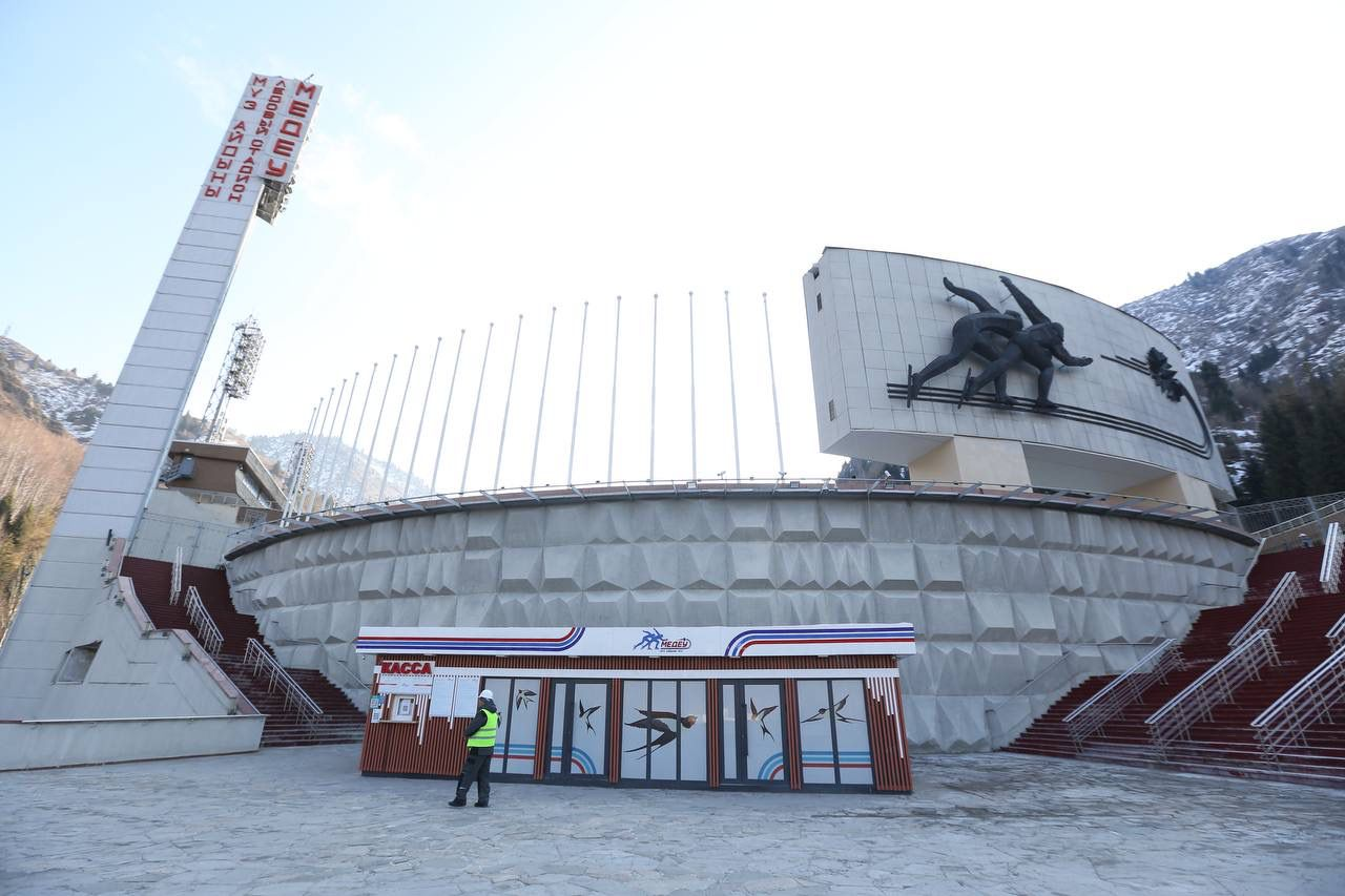 Аким Алматы ознакомился с ходом реконструкции высокогорного спортивного комплекса «Медеу»