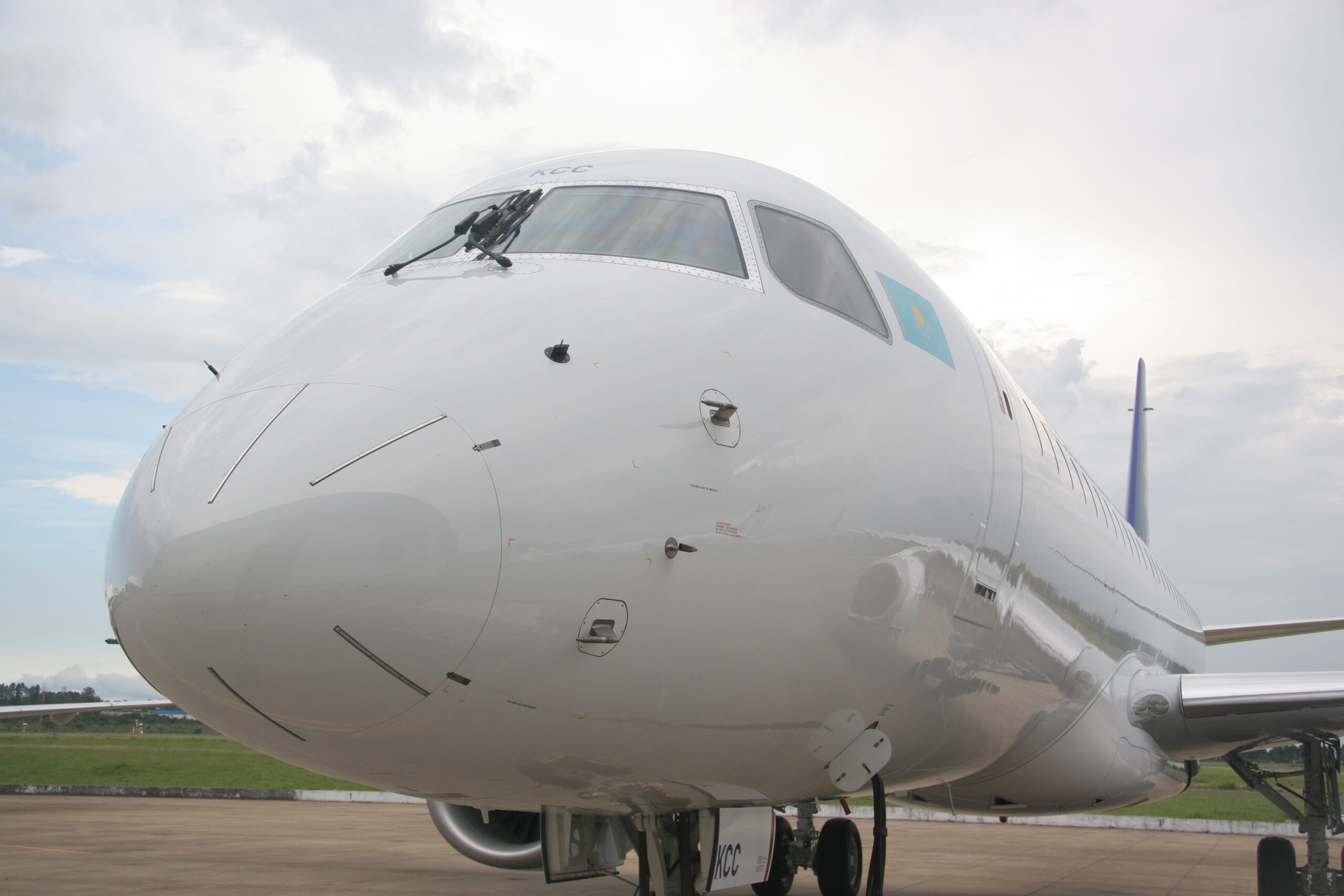 Объявили сигнал бедствия: самолет Air Astana экстренно сел в Алматы