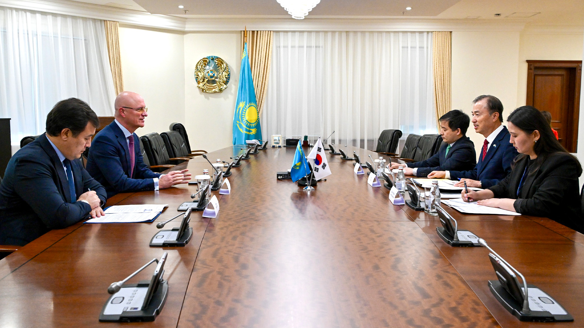 Роман Скляр обсудил с послом Южной Кореи развитие стратегического партнёрства