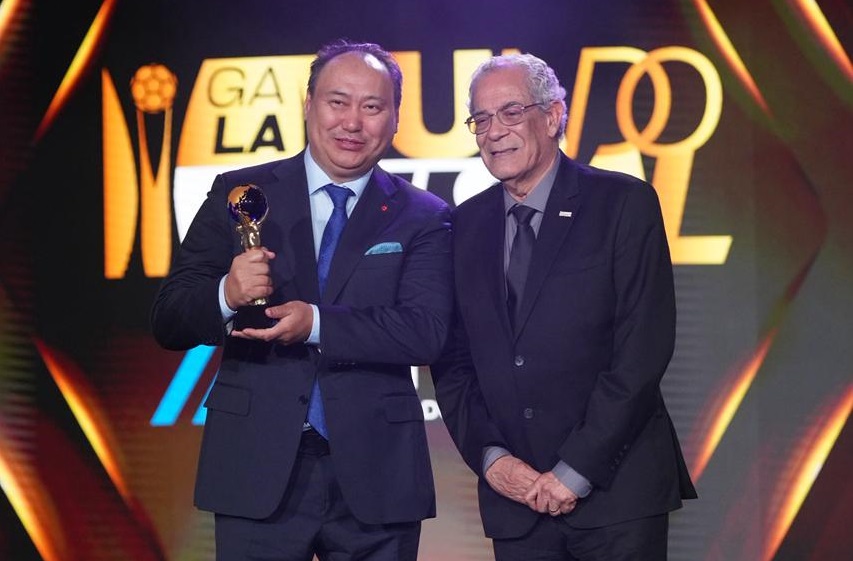 Вклад казахстанца в развитие мирового футзала оценили в Бразилии