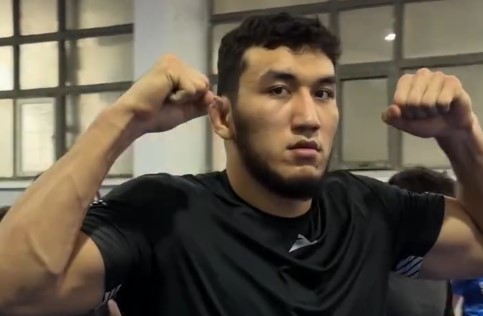 Айтмухан уступил олимпийскому призеру на турнире PWL