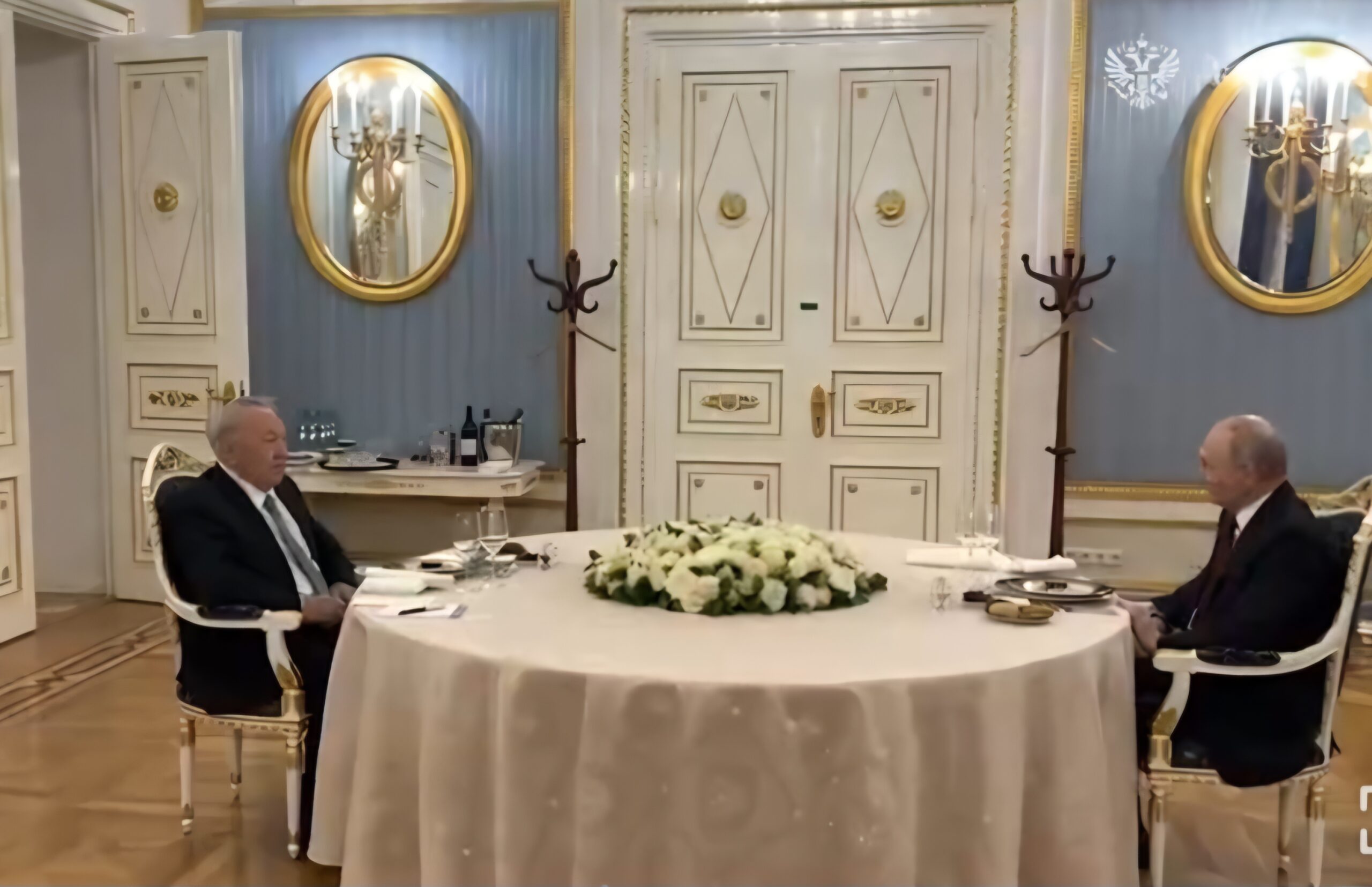 Путин встретился с первым президентом Казахстана