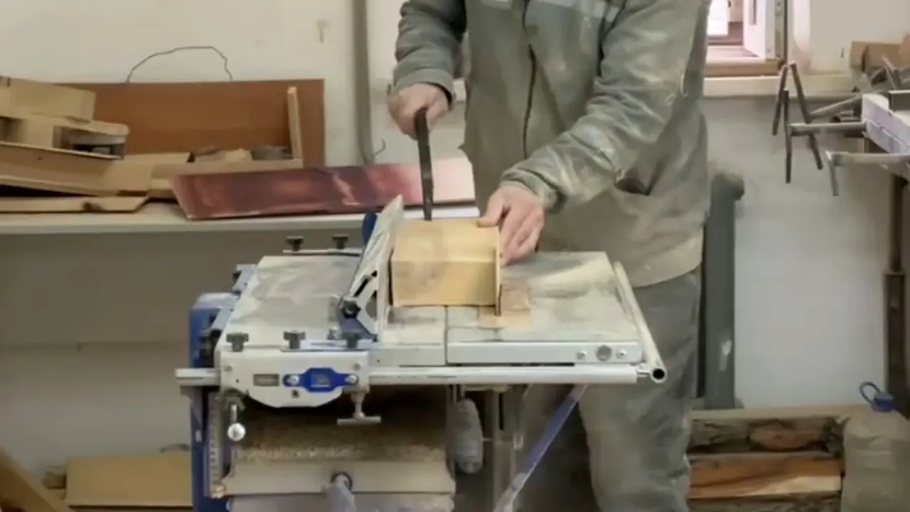 В колонию ЗКО пытались доставить "запрещенку"