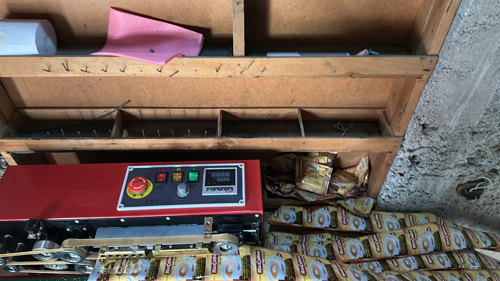 Кофе из гаража: в Шымкенте тонны опасного суррогата выдавали за бренд