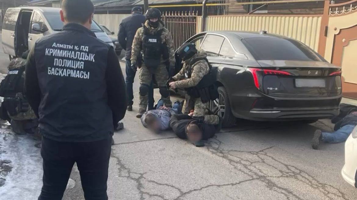 В Алматы полицейские провели спецоперацию