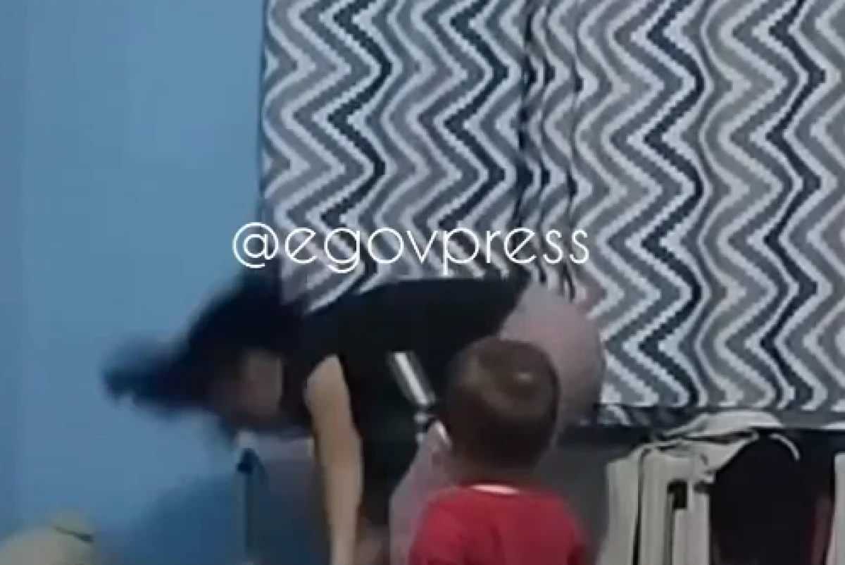 В Жаркенте полиция задержала женщину, привязавшую к батарее и избившую ребенка