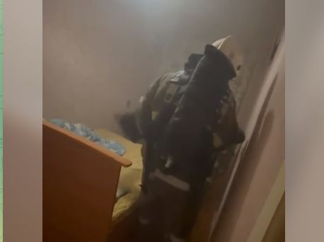 В Рудном из задымлённой квартиры спасли мужчину