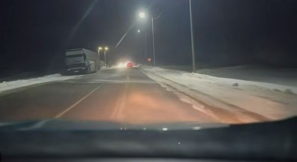 В Актюбинской области полиция спасла иностранных пассажиров автобуса