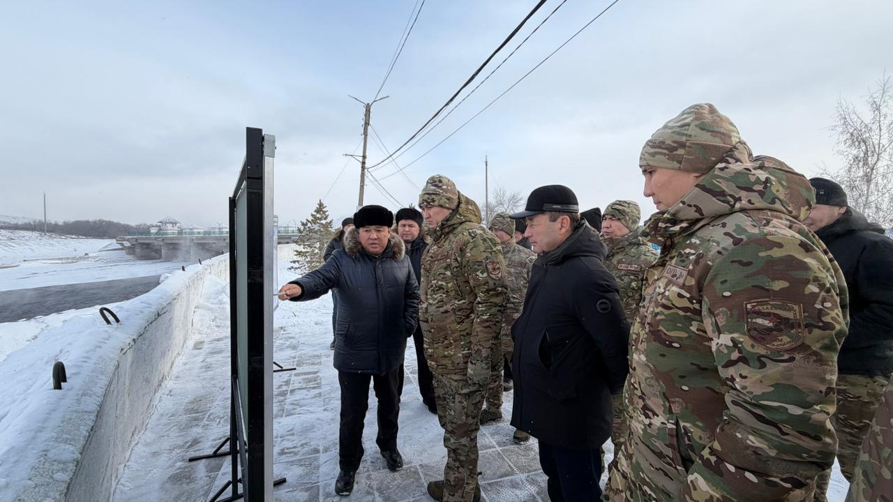 В регионах Казахстана проводят противопаводковые мероприятия