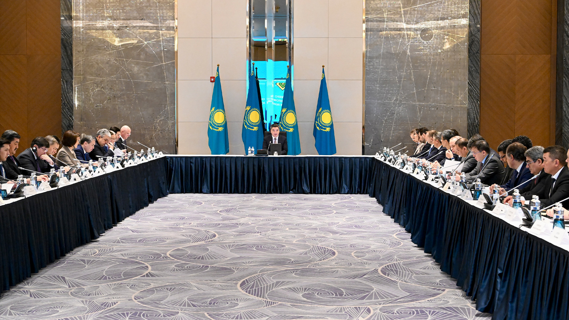 Правительство открыто к конструктивному диалогу с инвесторами во всех сферах