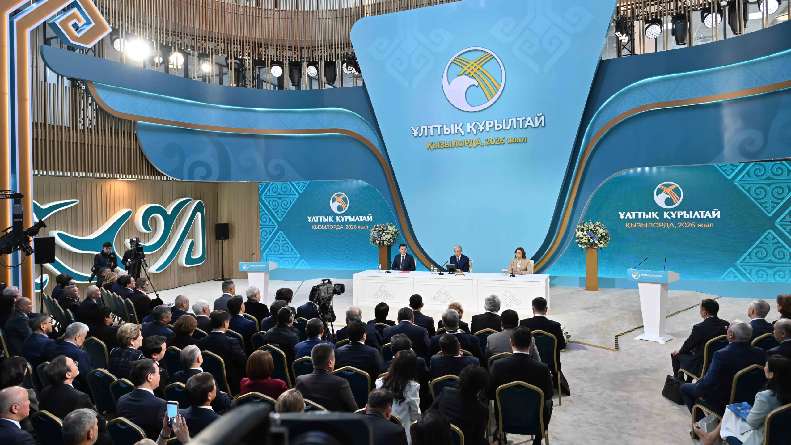 "Распоясавшиеся мошенники превратились в реальную угрозу национальной безопасности" - президент