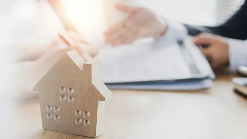 В Кокшетау суд обязал Отбасы банк восстановить женщину в очереди на жилье с 2009 года