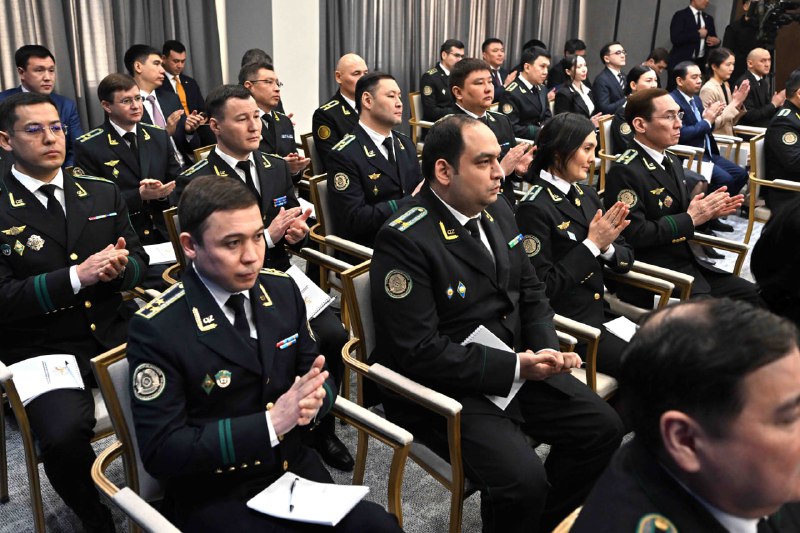 Президент: «Безграмотный человек, тем более жадный и алчный, склонный к проявлениям коррупции, никак не может быть патриотом по определению»