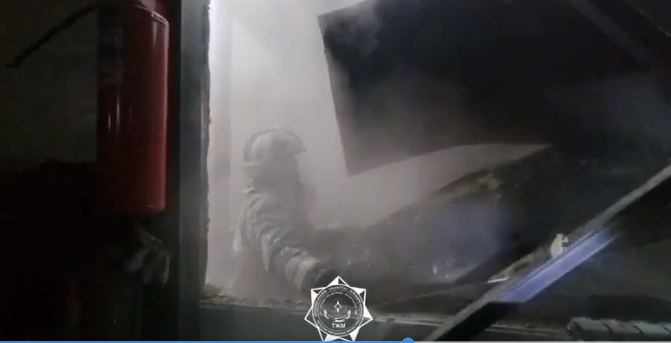 В Астане горел двухэтажный дом