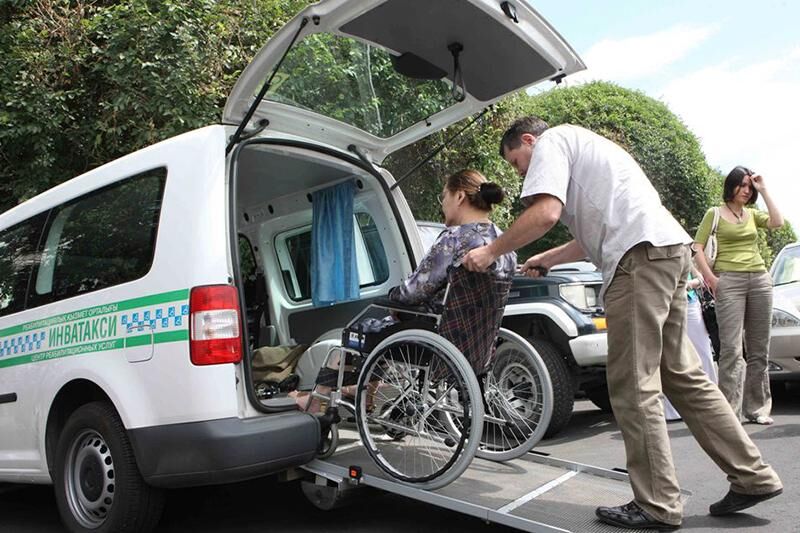 С 4 января в Павлодаре начнет принимать заявки инватакси