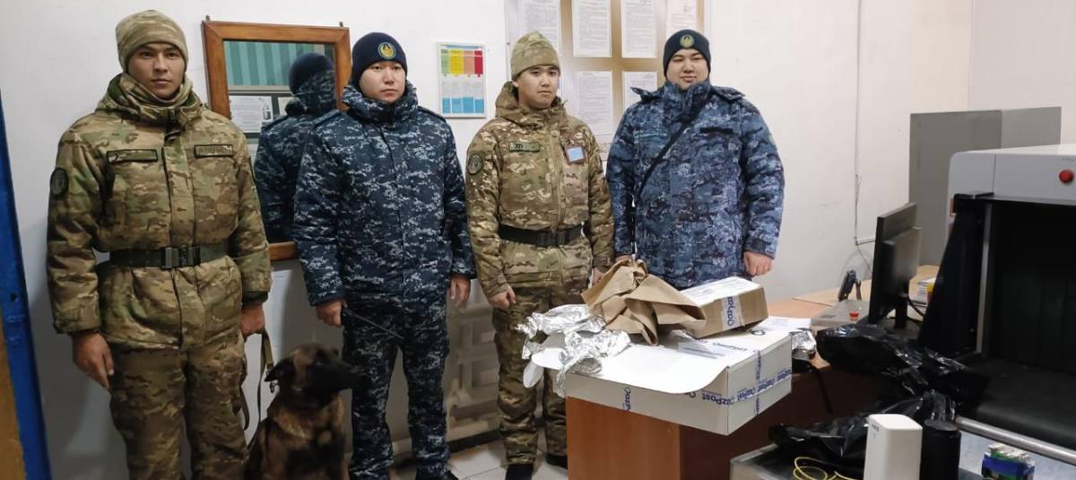 В Актобе предотвращена попытка передачи запрещенных предметов в учреждение УИС