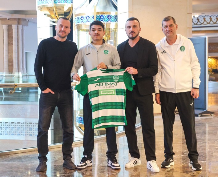 Агент высказался о трансфере Кенжебека в российский клуб