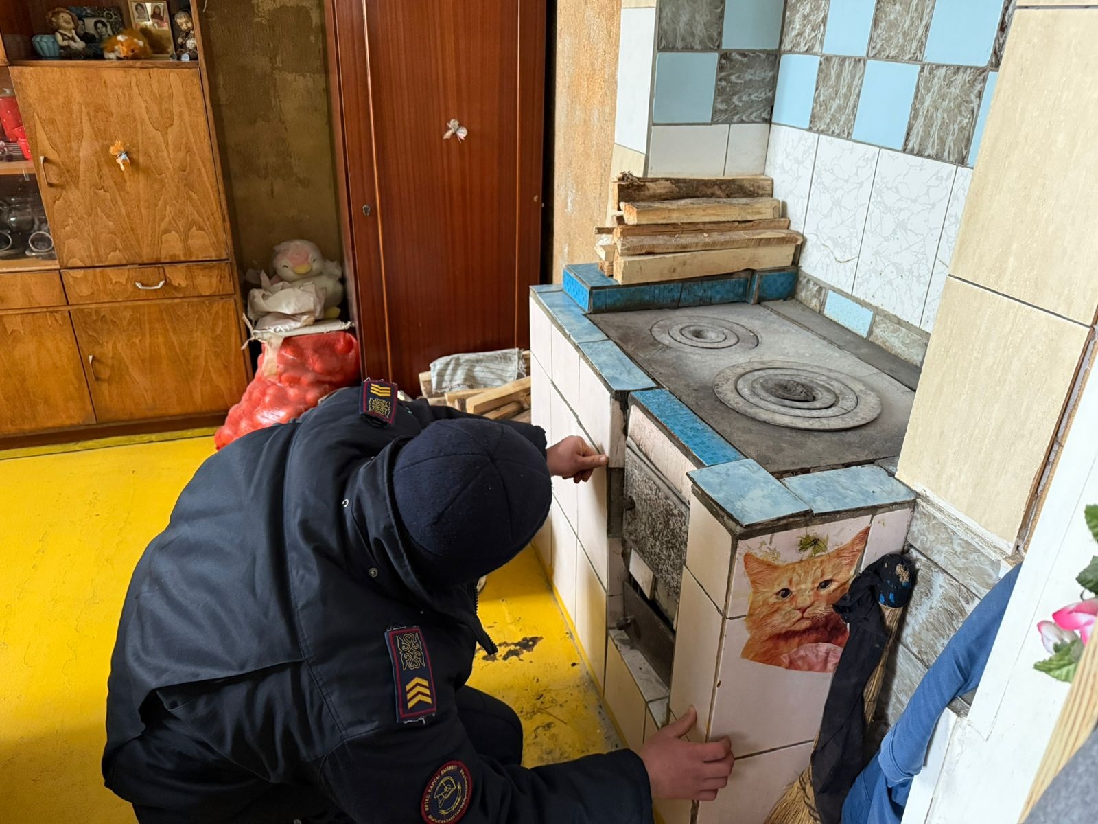 Спасатели ДЧС ВКО провели обход более 59 000 домов с целью пожарной безопасности