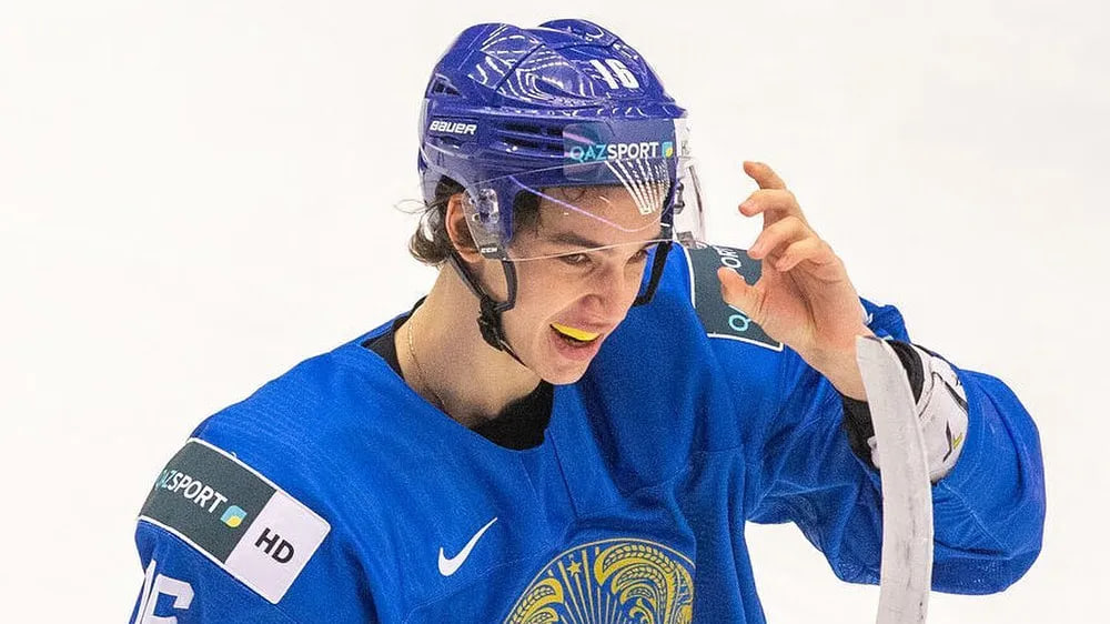 Казахстанец забил две шайбы и стал звездой матча в Европе