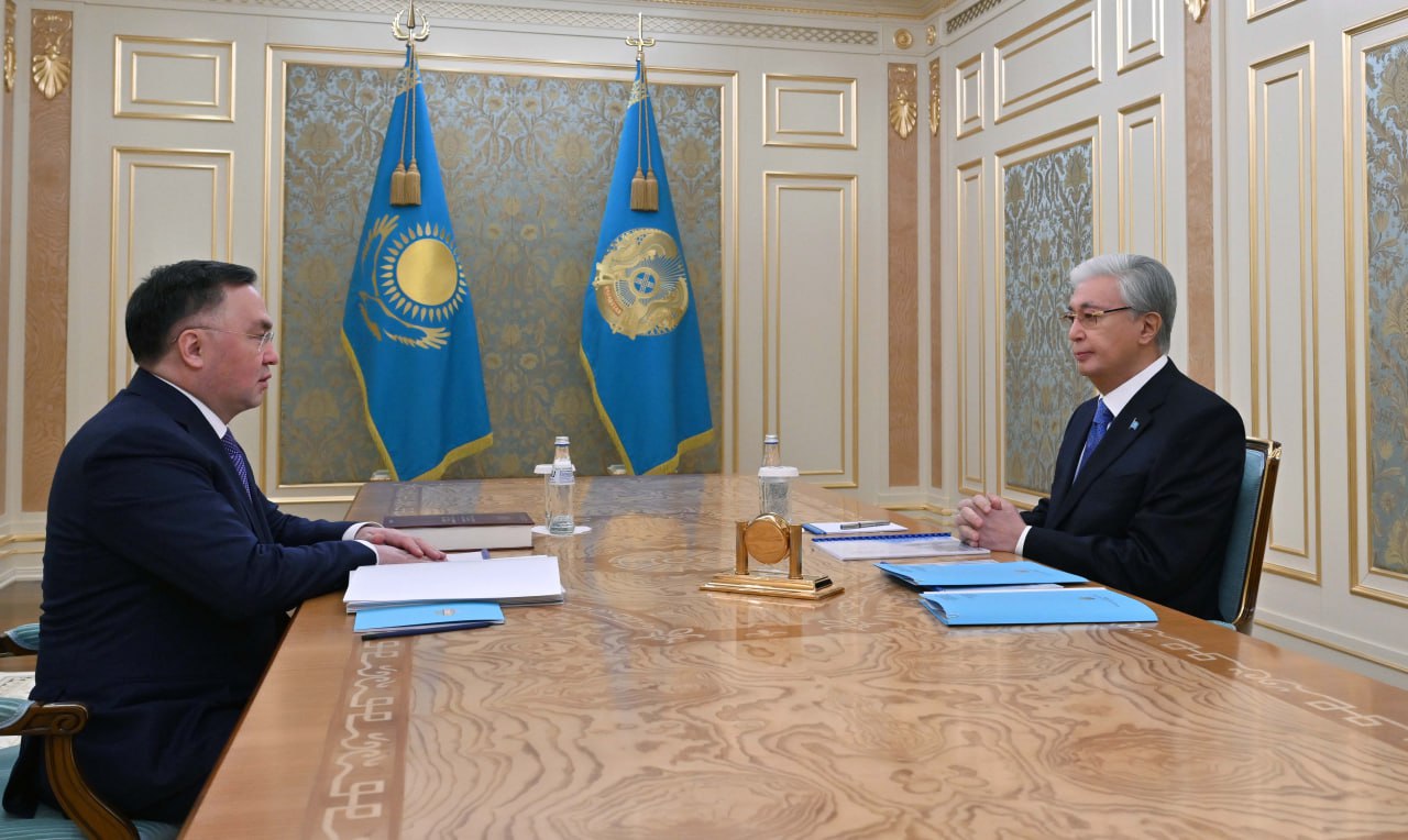 Глава государства принял председателя Верховного суда Асламбека Мергалиева