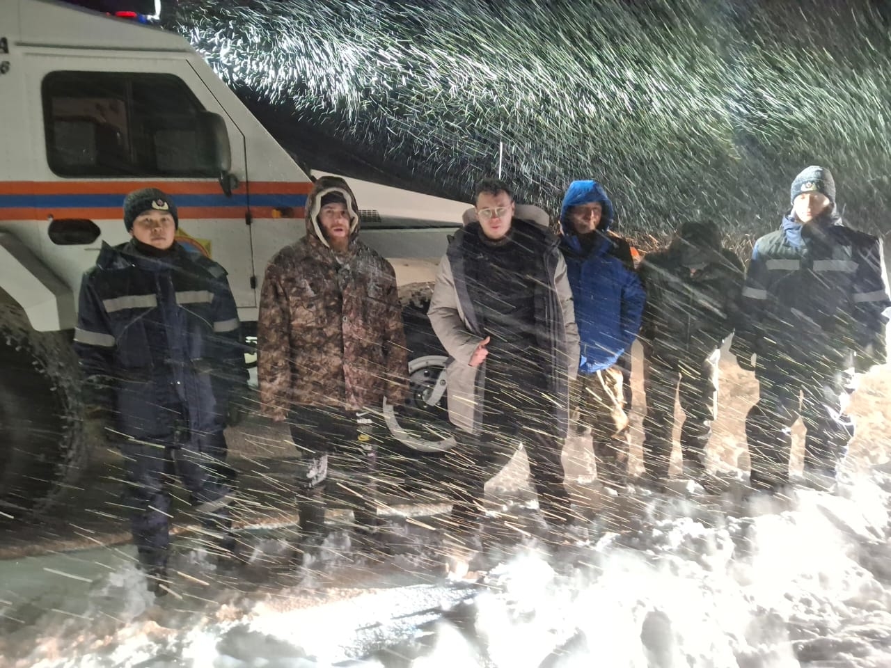 Помощь службы по ЧС понадобилась рыбакам в ВКО