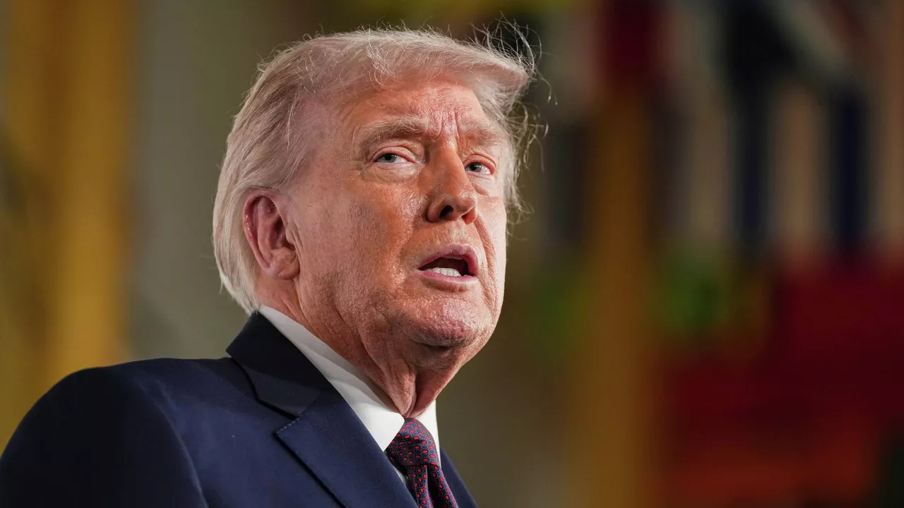 Повышение пошлин для торгующих с Ираном стран утвердил Трамп