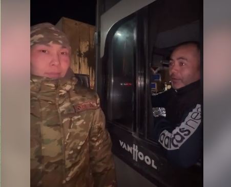 Спасатели помогли иностранным гражданам на автодороге Самара–Шымкент