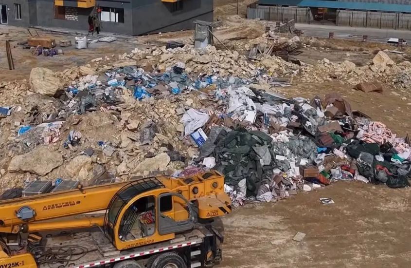 В Актау на стройплощадках обнаружили крупногабаритный мусор