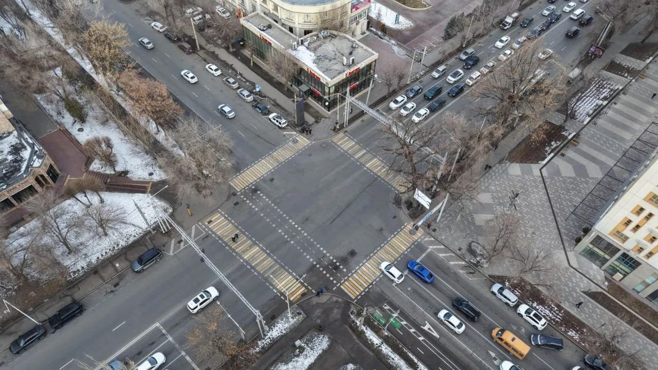 Дополнительную фазу светофоров ввели на некоторых перекрестках Алматы