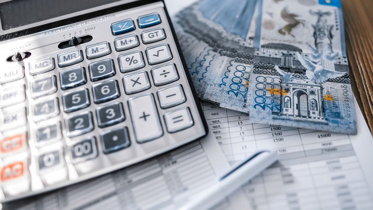 С какой суммы налоговой задолженности в 2026 году будут блокировать счета