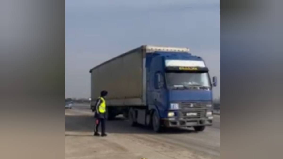 В Алматы усилен контроль за эксплуатацией грузового транспорта