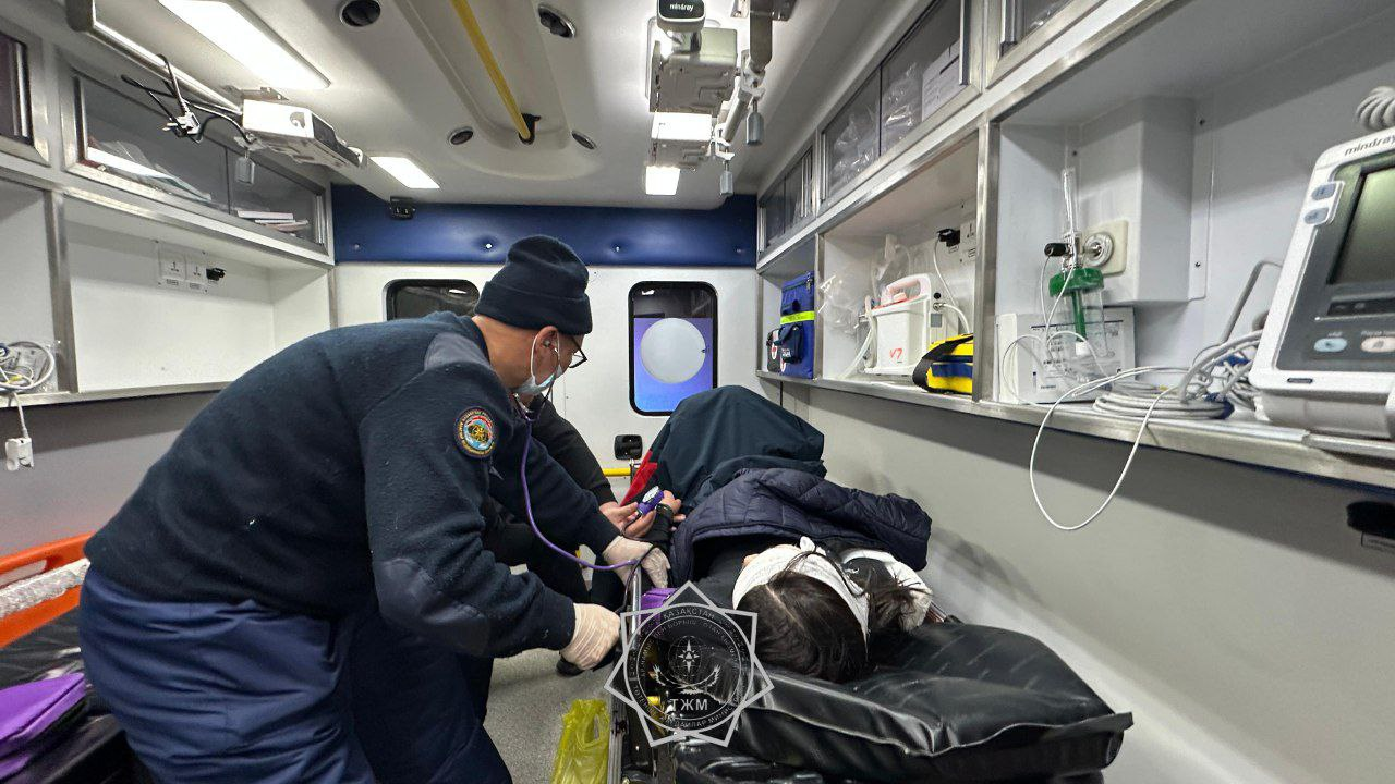 Китайскую с туристку с кровотечением эвакуировали в алматинских горах