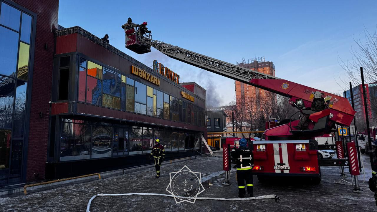 В Астане потушили кафе