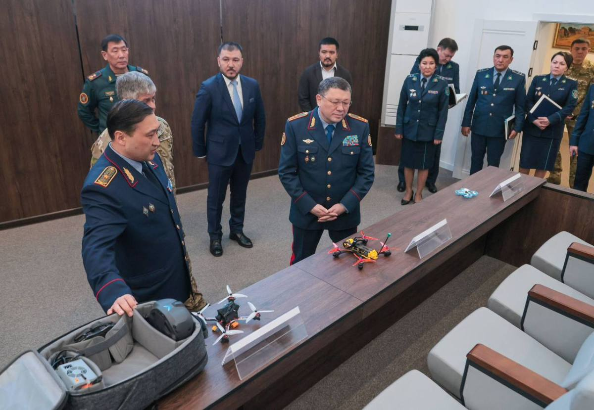 Полицейских в Казахстане научат управлять дронами