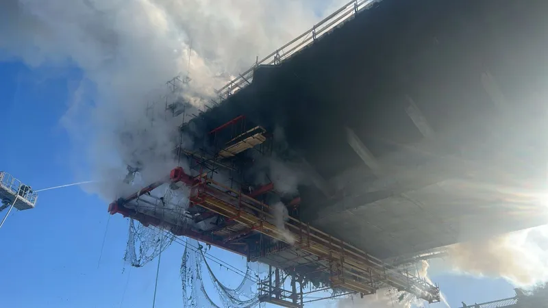 Строящийся мост в Павлодарской области загорелся второй раз за день