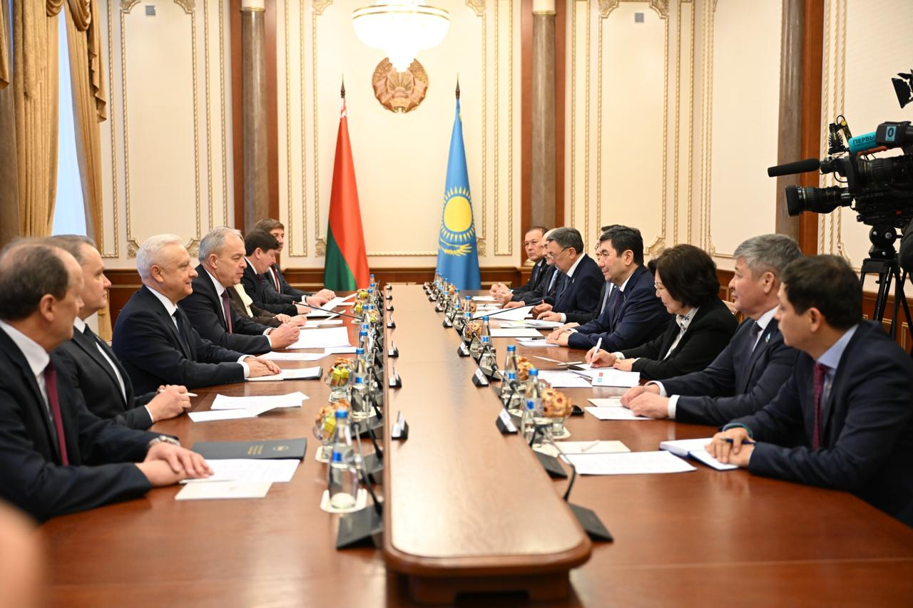 Главы Мажилиса и Парламента Беларуси договорились об усилении межпарламентского диалога